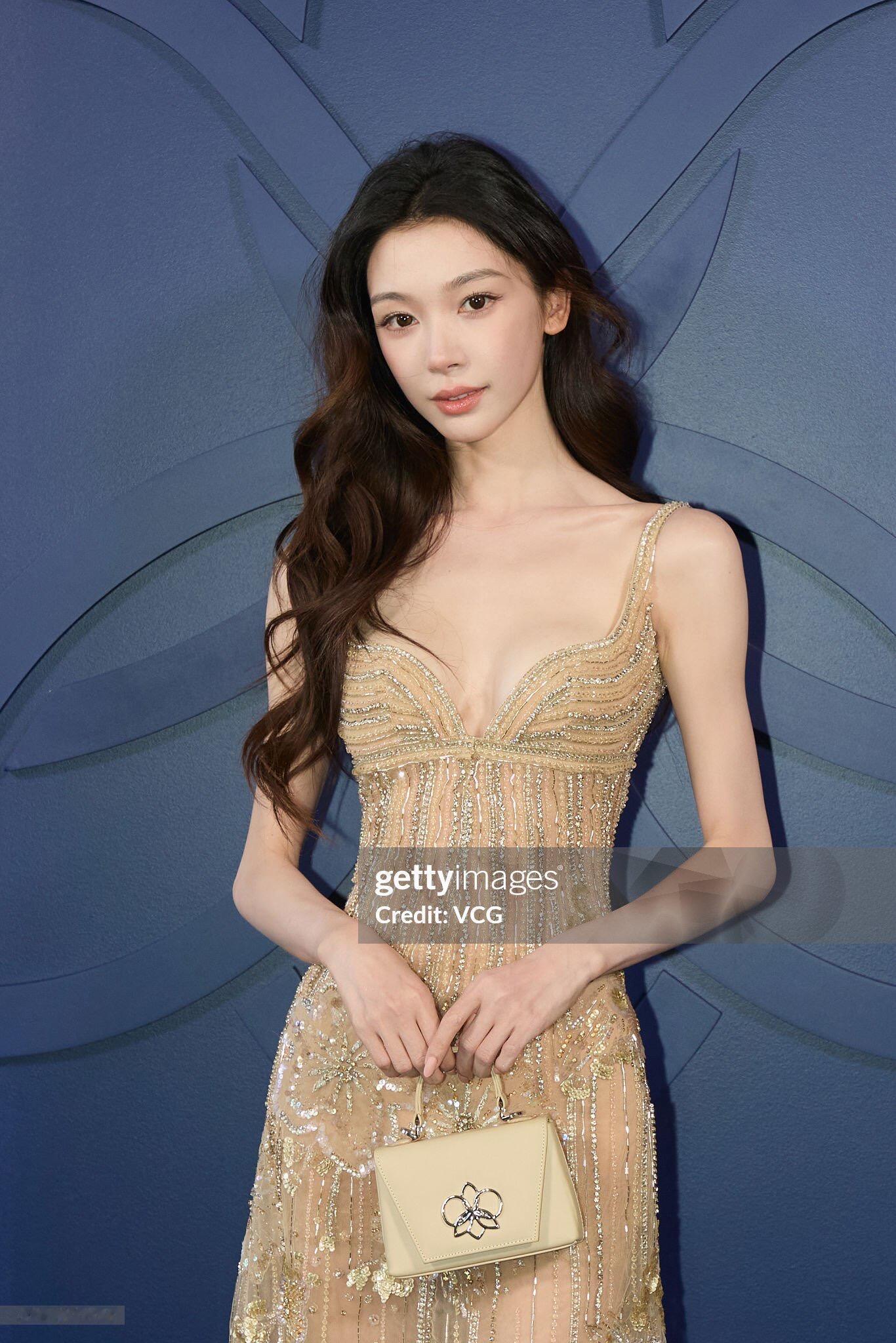 易梦玲巴黎高定周G社生图G社真的不是易梦玲的站姐吗？给易梦玲巴黎高定周拍的生图简