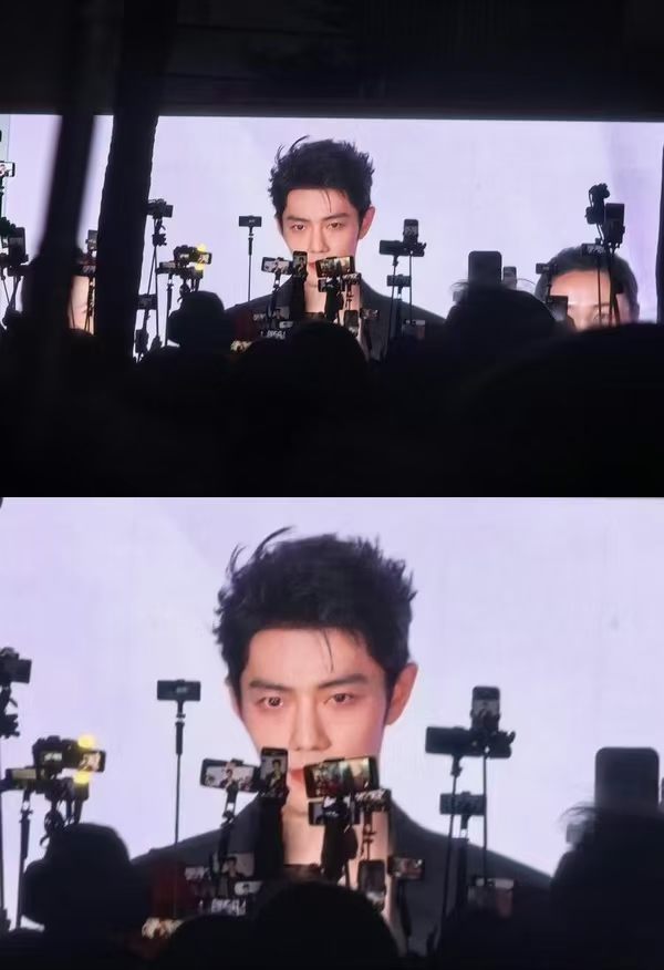 肖战活动现场全是自拍杆哈哈哈哈哈哈哈全是自拍杆，这个时候谁的自拍杆最长，谁就有优
