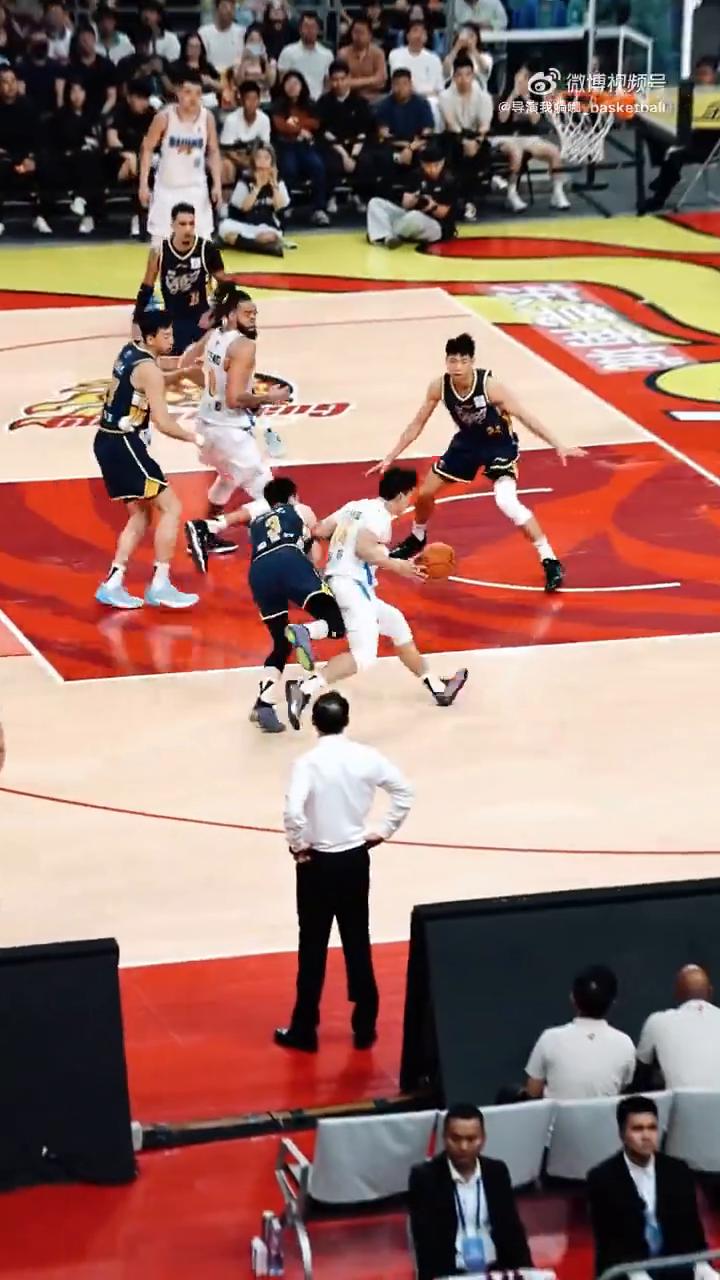 导演我躺哪_basketball。