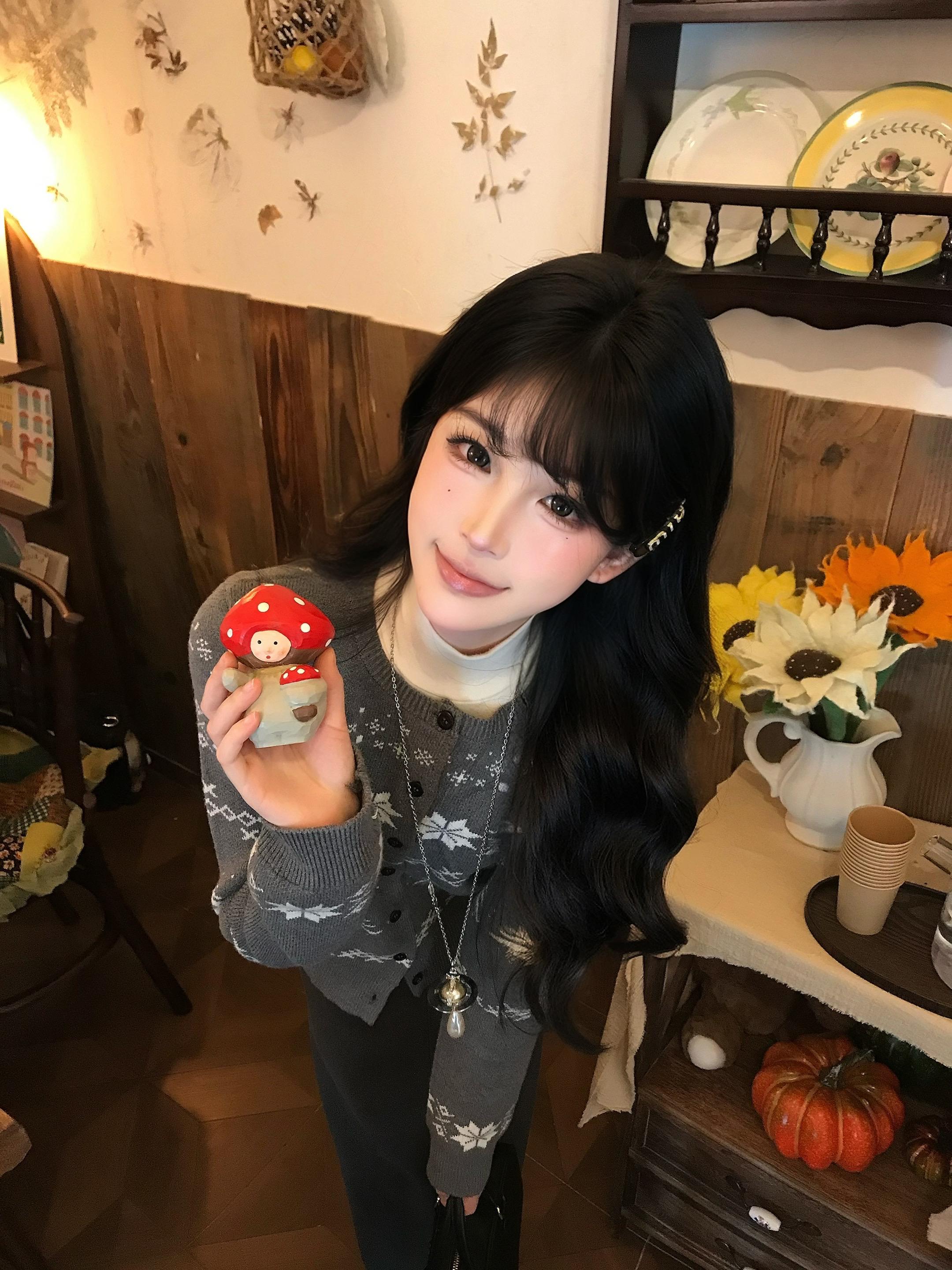 我们的关系可以像毛绒玩具一样简单吗 你戳一下我 我就会对你说话 你抱住...
