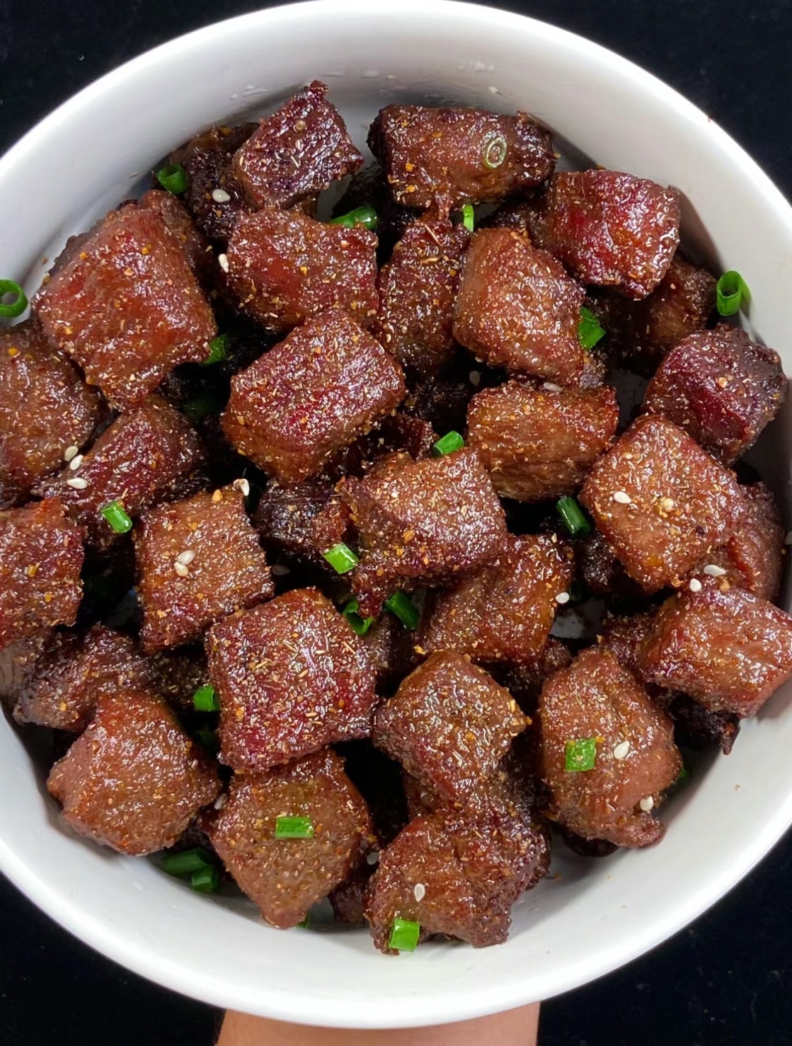 焦香美味的孜然牛肉粒这样做真的香迷糊了！[打call]外焦里嫩，嫩滑入味，香鲜浓