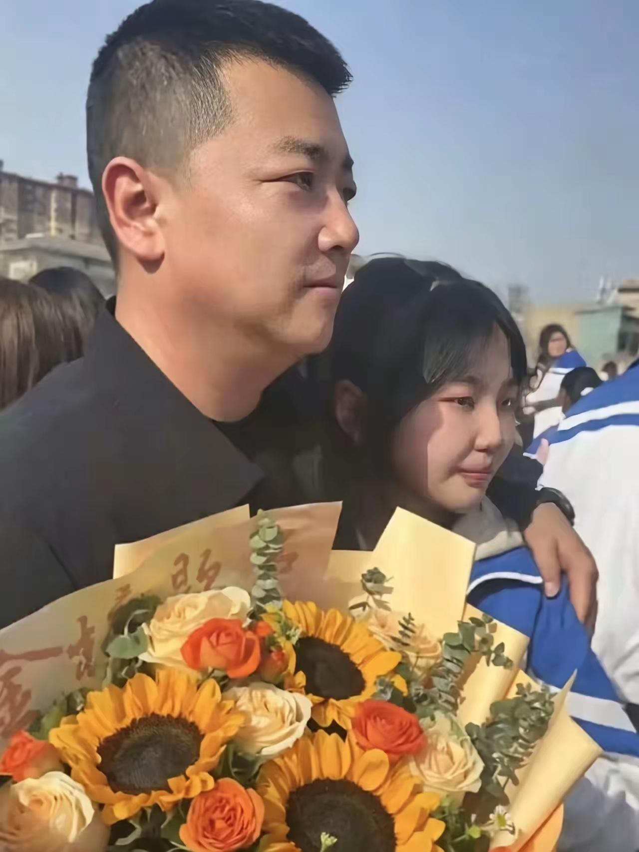 河南，一个女孩三岁那年，妈妈走了，爸爸又组建了新家庭，把她一个人撂在那里，没人管
