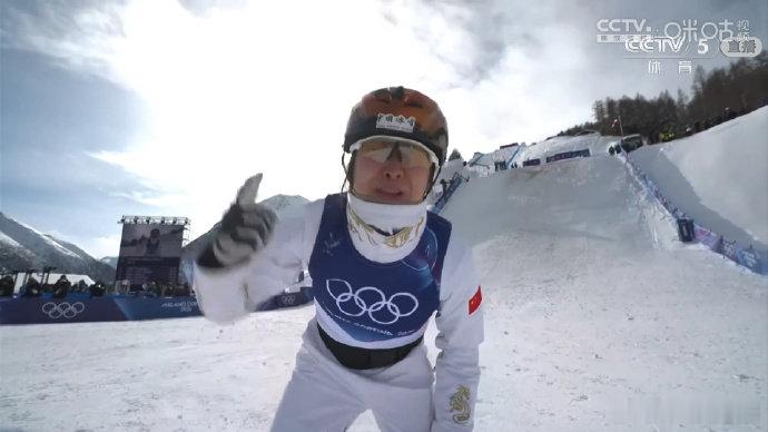 徐梦桃对镜头大喊徐梦桃一跳定乾坤夺冠后对着镜头尽情呐喊！是释放、是坚守、是圆梦！