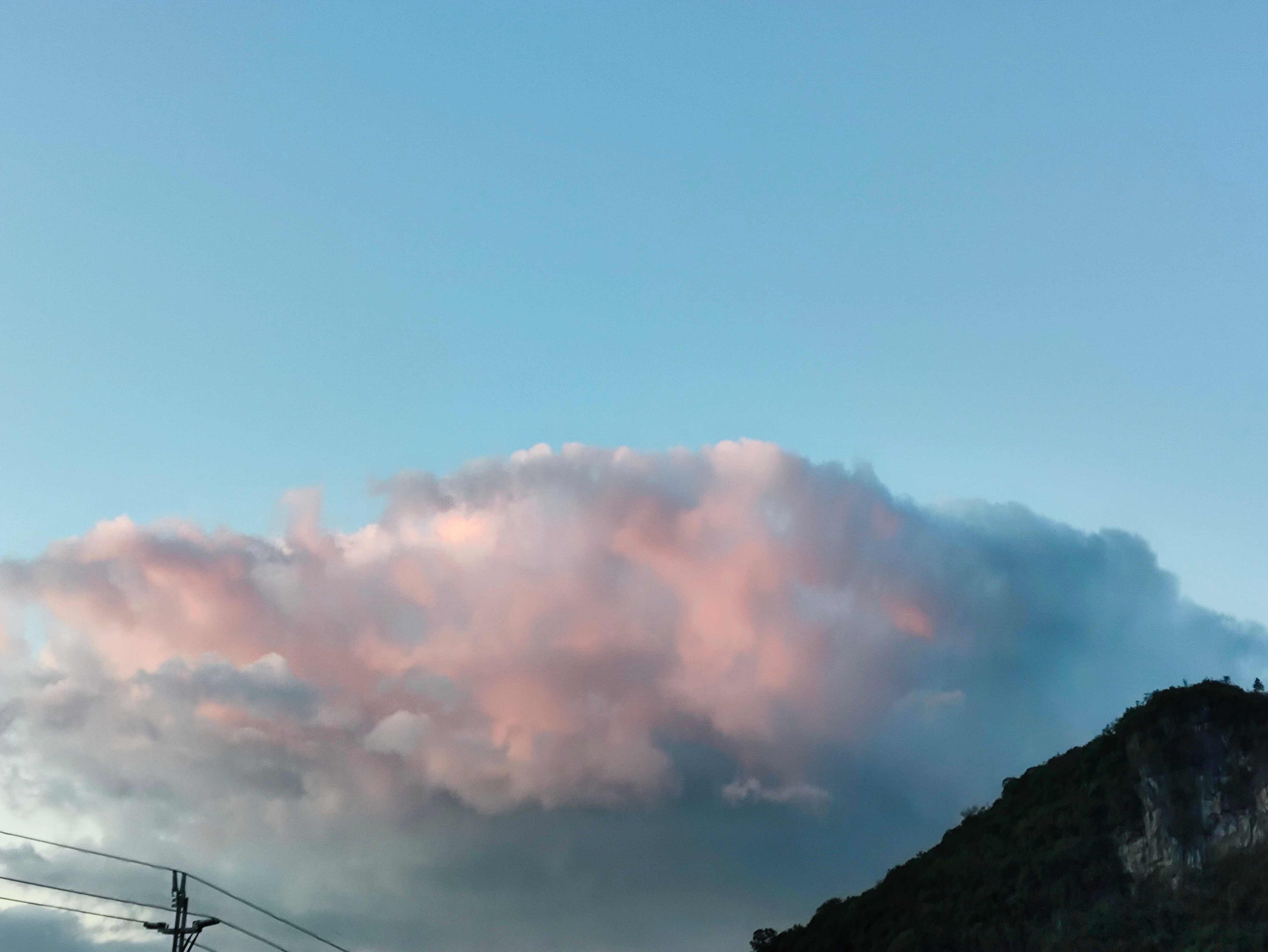 7只AI电商核心概念股openai、谷歌、阿里等巨头都在布局以AI技术重构电商业