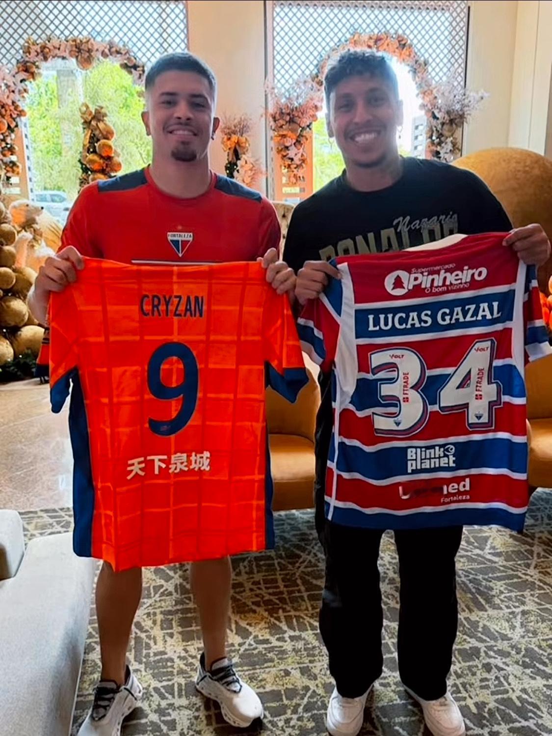 卡扎尔：我走了以后新来的那位怎么样？
克雷桑：……球迷们开始想你了