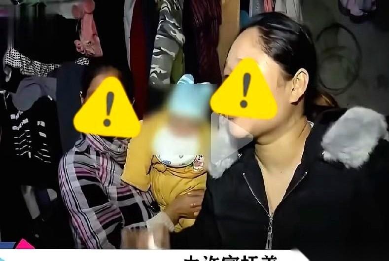 有个女人，嫌老公没本事，离了。
儿子，扔给前夫的爹妈。自己分了钱，一走了之。
几