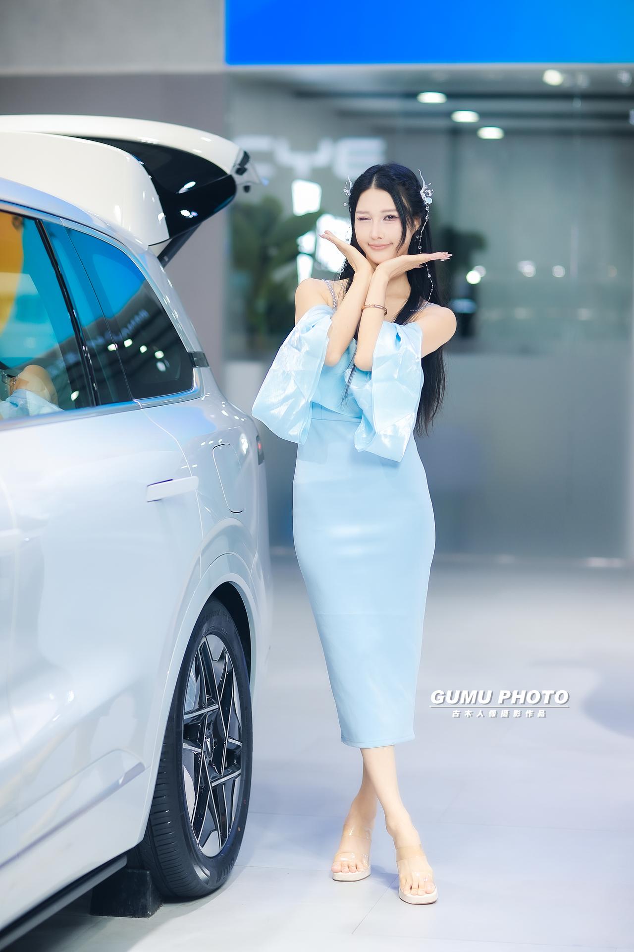 2025贵阳汽车文化节深蓝展台模特小姐姐