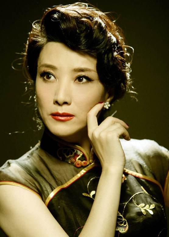 拒陪酒丢4部大制作！62岁王静零绯闻，凭硬实力活成娱乐圈清流标杆

娱乐圈大染缸