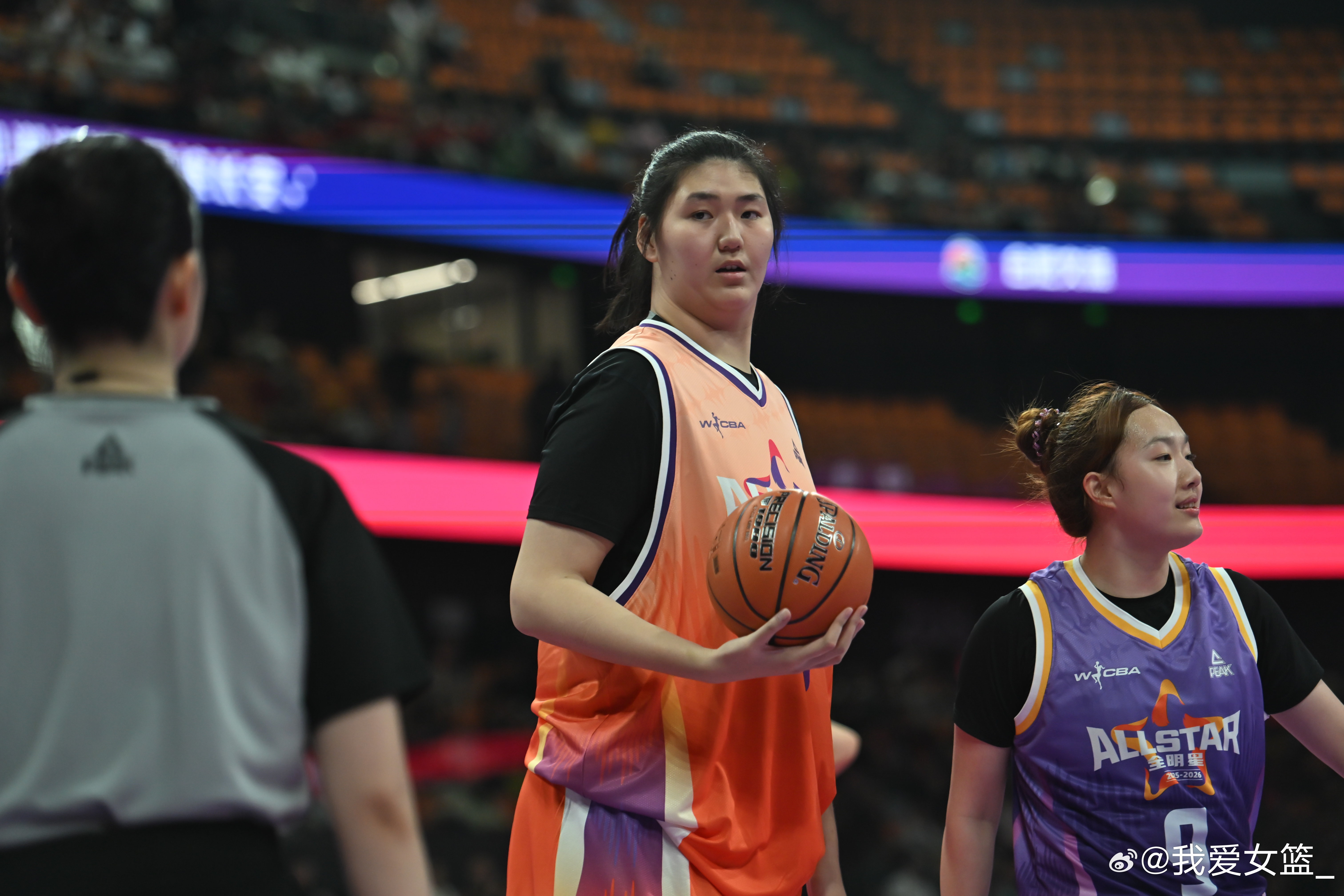 WCBA全明星周末首日赛果：星锐赛北区 99-70 南区，刘贝荣获星锐赛MVP。