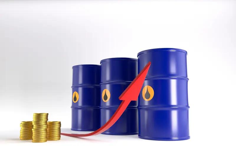 中东局势升级对原油价格影响显著。受美、以与伊朗冲突加剧影响，3月8日晚国际油价突