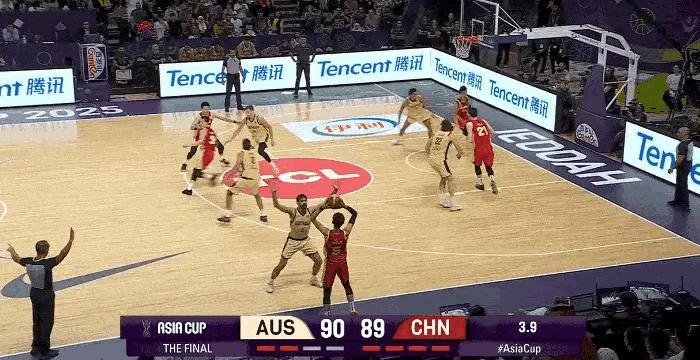 1分惜败澳大利亚获得亚洲杯亚军，中国男篮没有遗憾，中国男篮可以站了离开！最后一攻