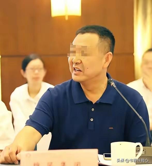 欠下近 20 亿巨额债务拒不归还，国内欠债长期拒不履行还款义务，早年提前转移资产