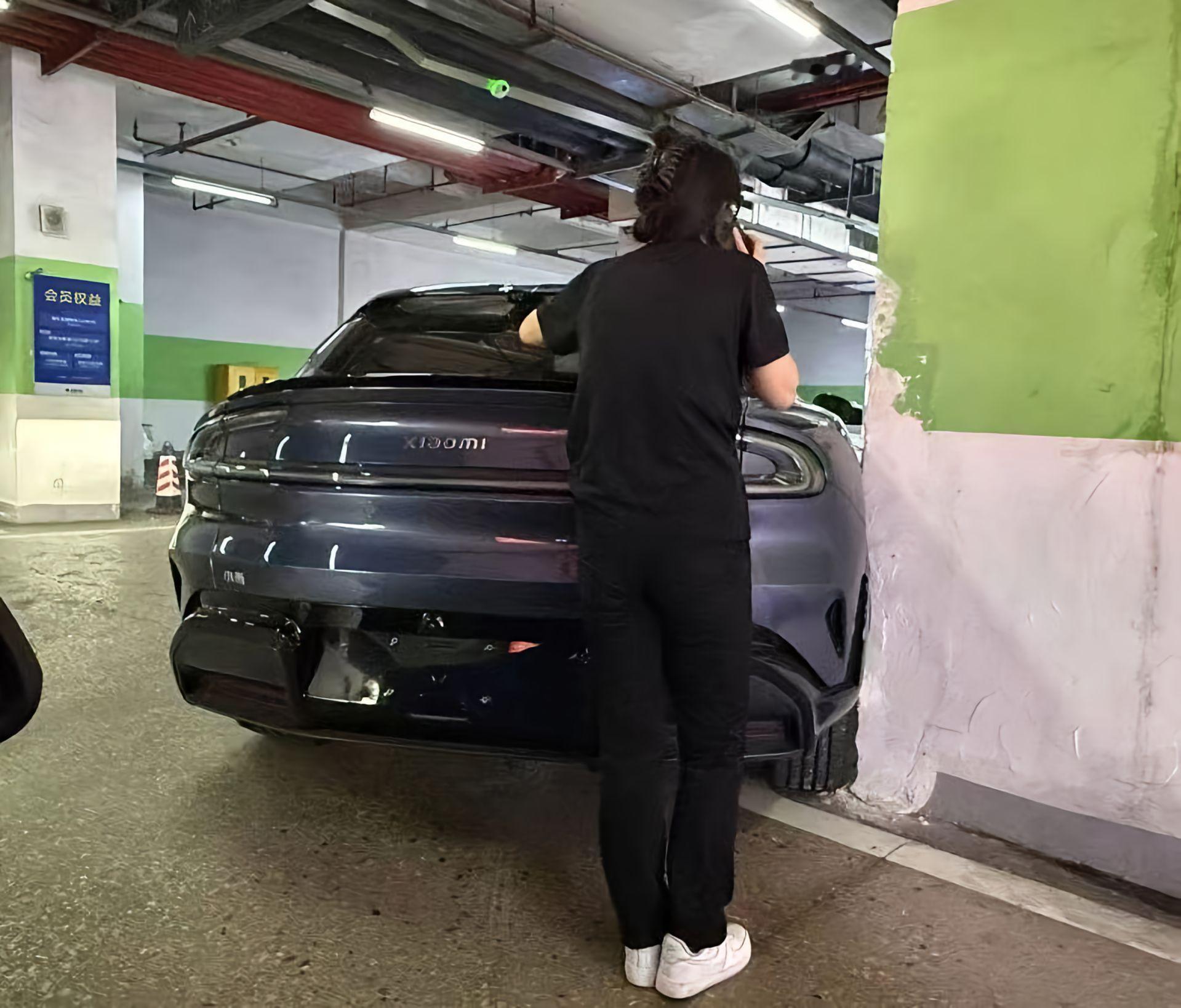 小米YU7的外观价值300万，刮擦一下还是蛮心疼的[裂开] ​​​
