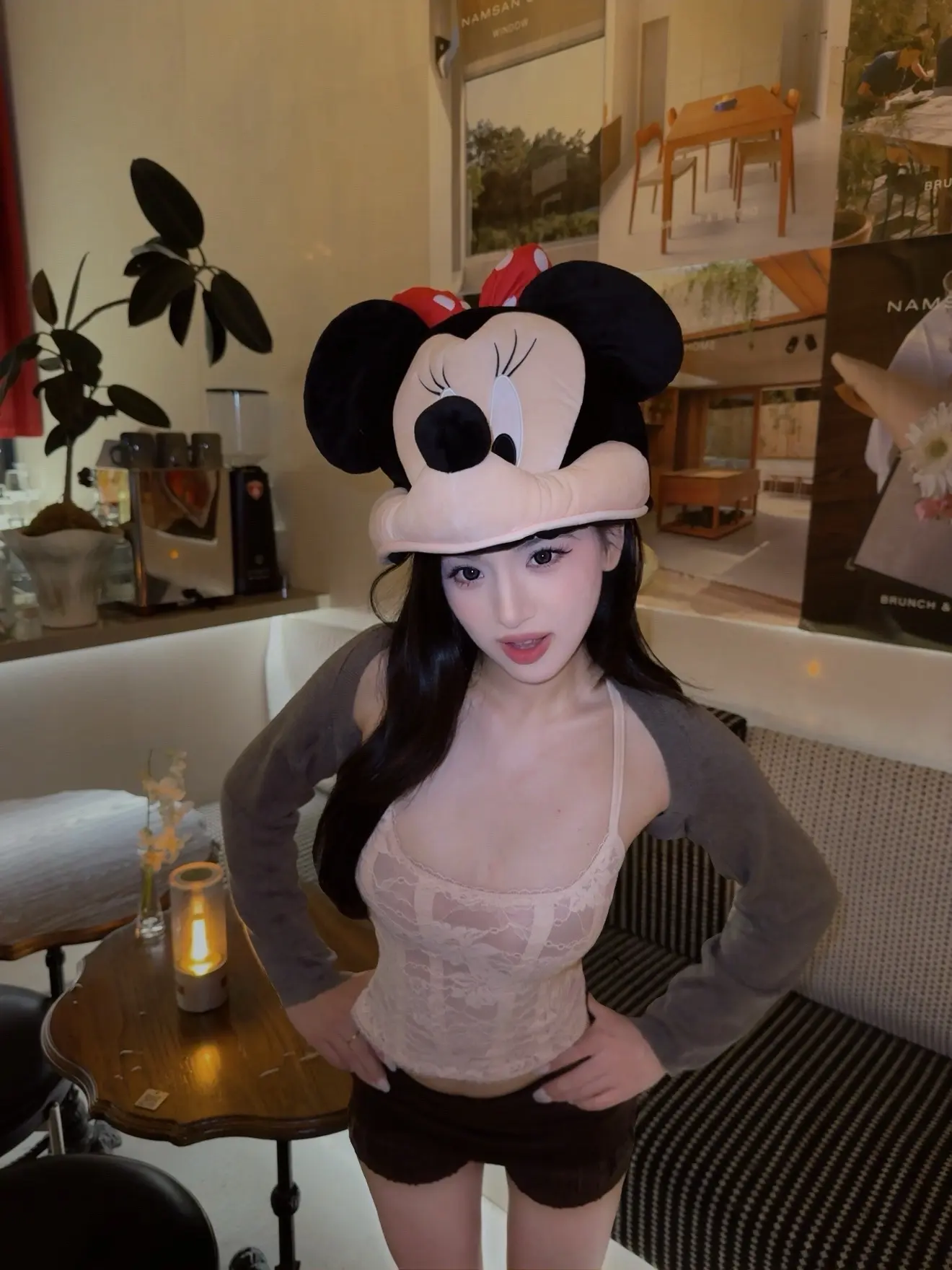 舔了舔自己的嘴唇好甜 果然是甜妹^ - ^