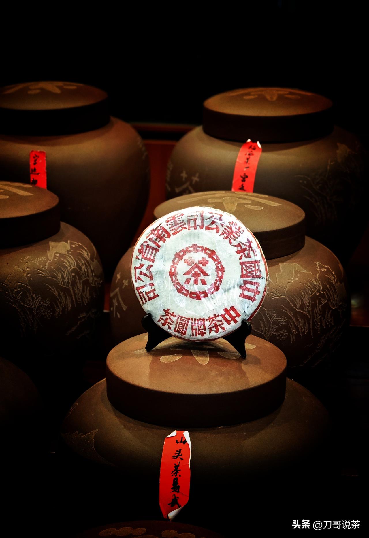 两种版面的8892，光看包装，就有一种久违了的年代感，但请相信，久看不如一喝，差