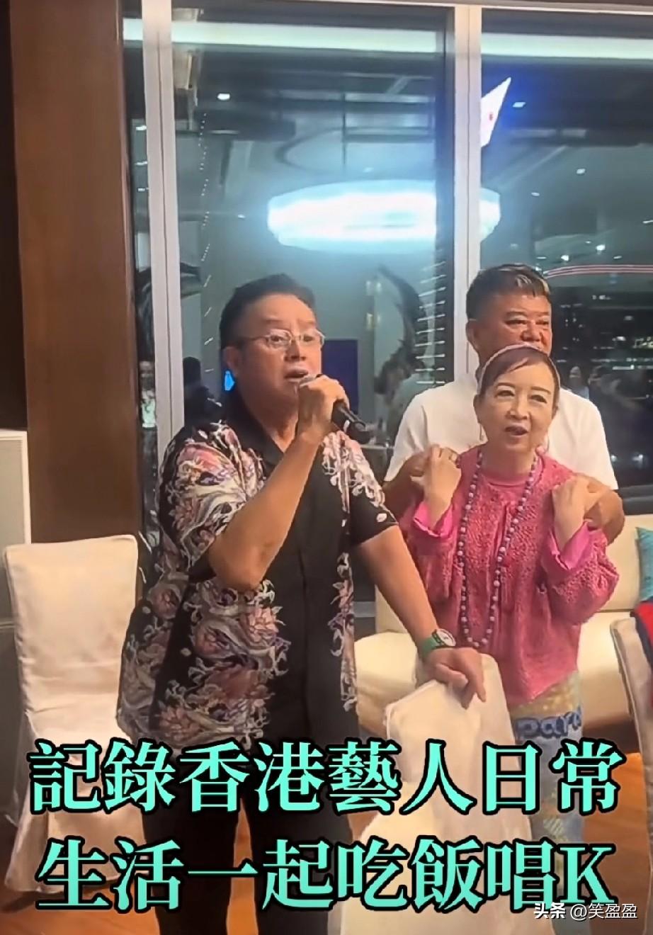 記錄香港藝人的日常生活
一起吃飯唱K現場
真羡慕某些人，
吃顿饭都能免费听谭咏麟