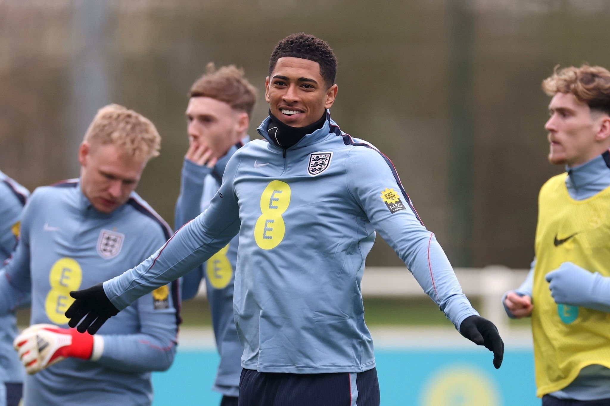 换上新训练服开始训练了贝林厄姆