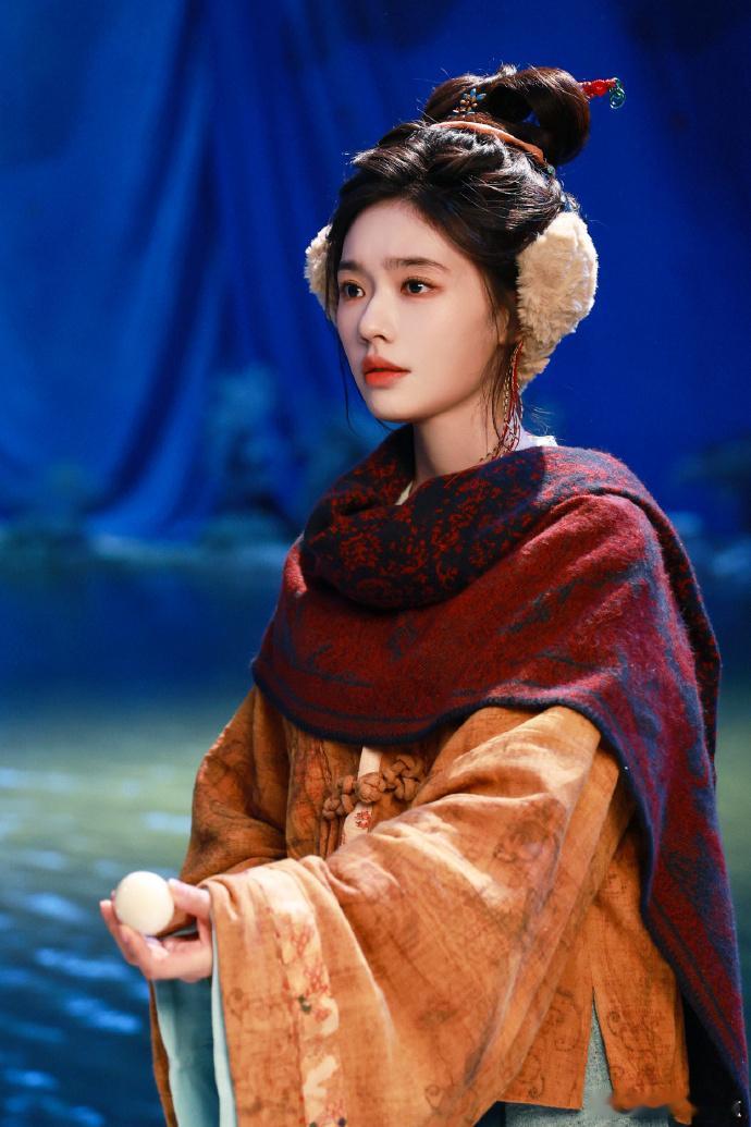 林允天选魏晋风美人林允魏晋风造型适配度天选魏晋美人林允，古装妆造雅致动人，眉眼温