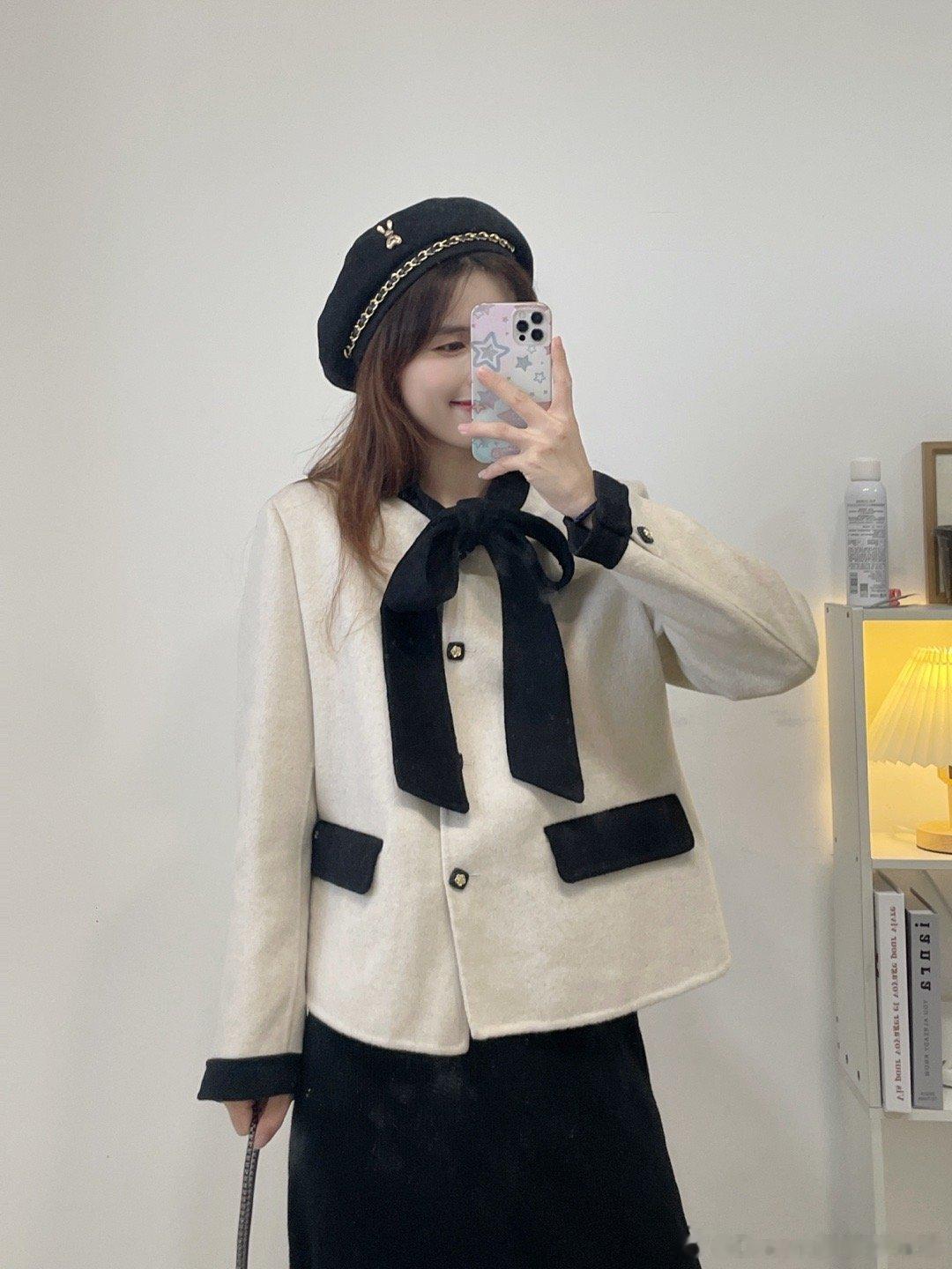 10月31日 20:00  跨店200-30，米白色娃娃毛呢外套，很厚，前面是个