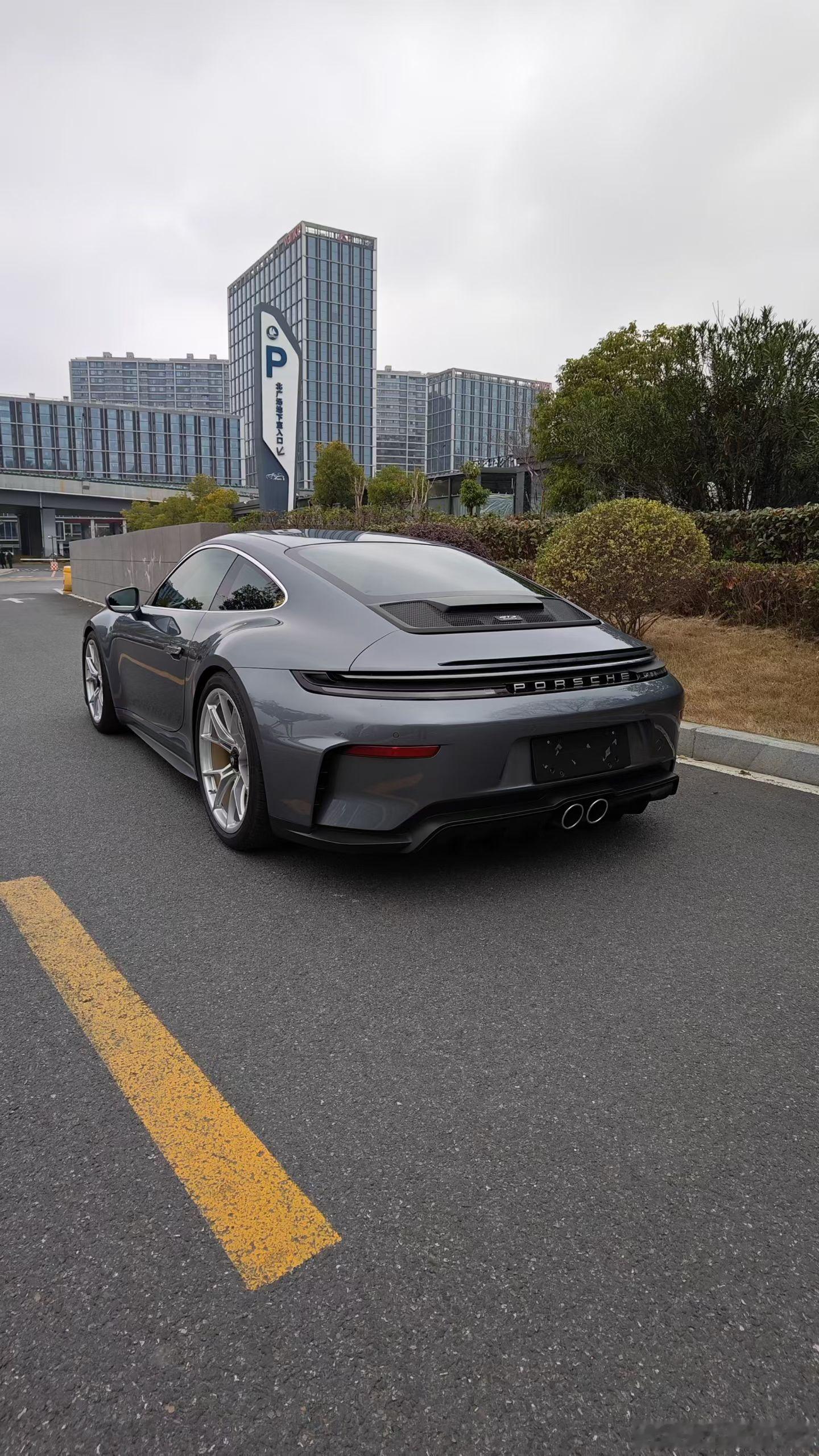 也没有花钱的不是，如果有那只能说明钱没到位保时捷911 GT3 touring 