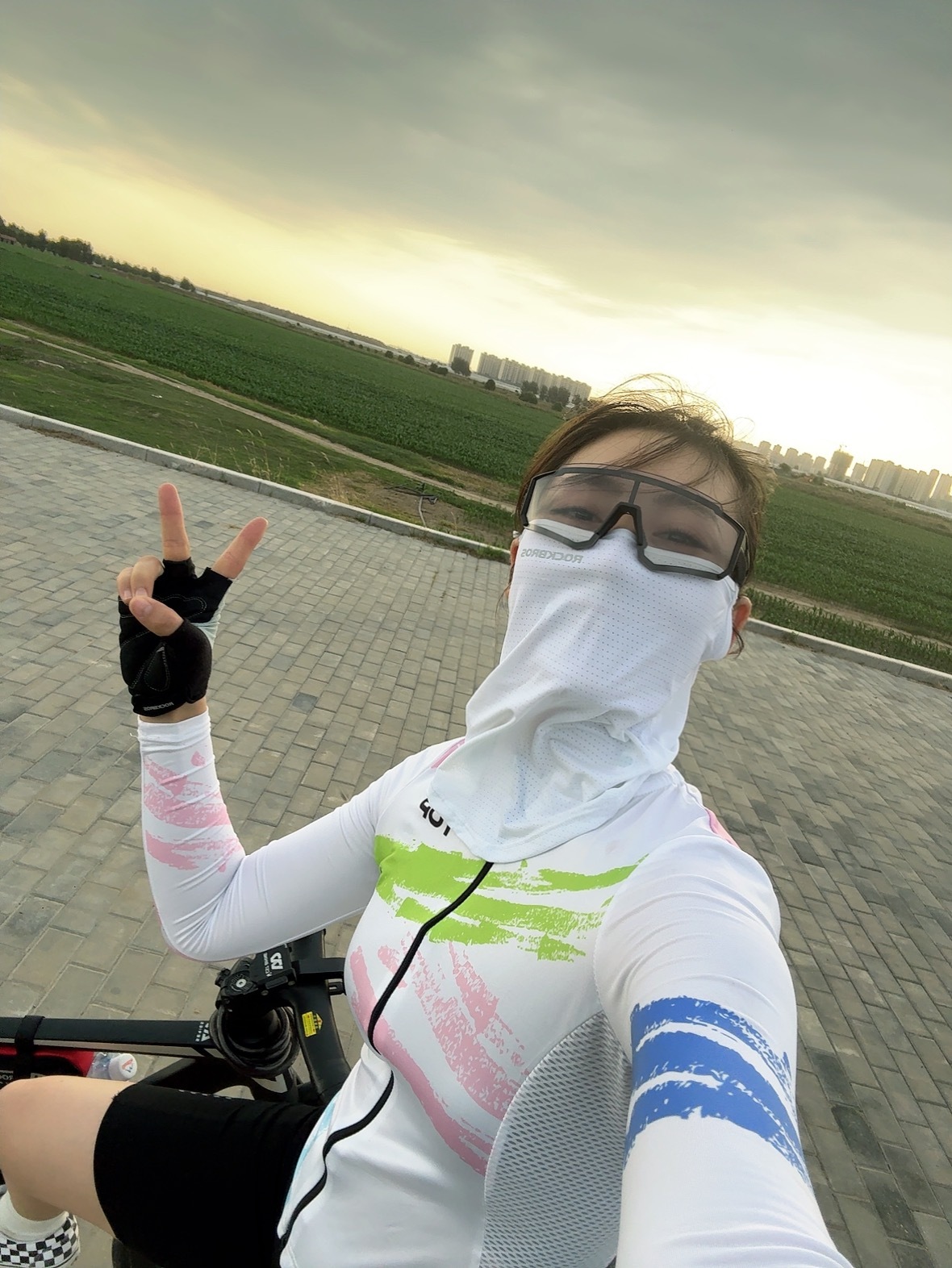 生活原本沉闷，骑行起来就有风 日常[超话]   