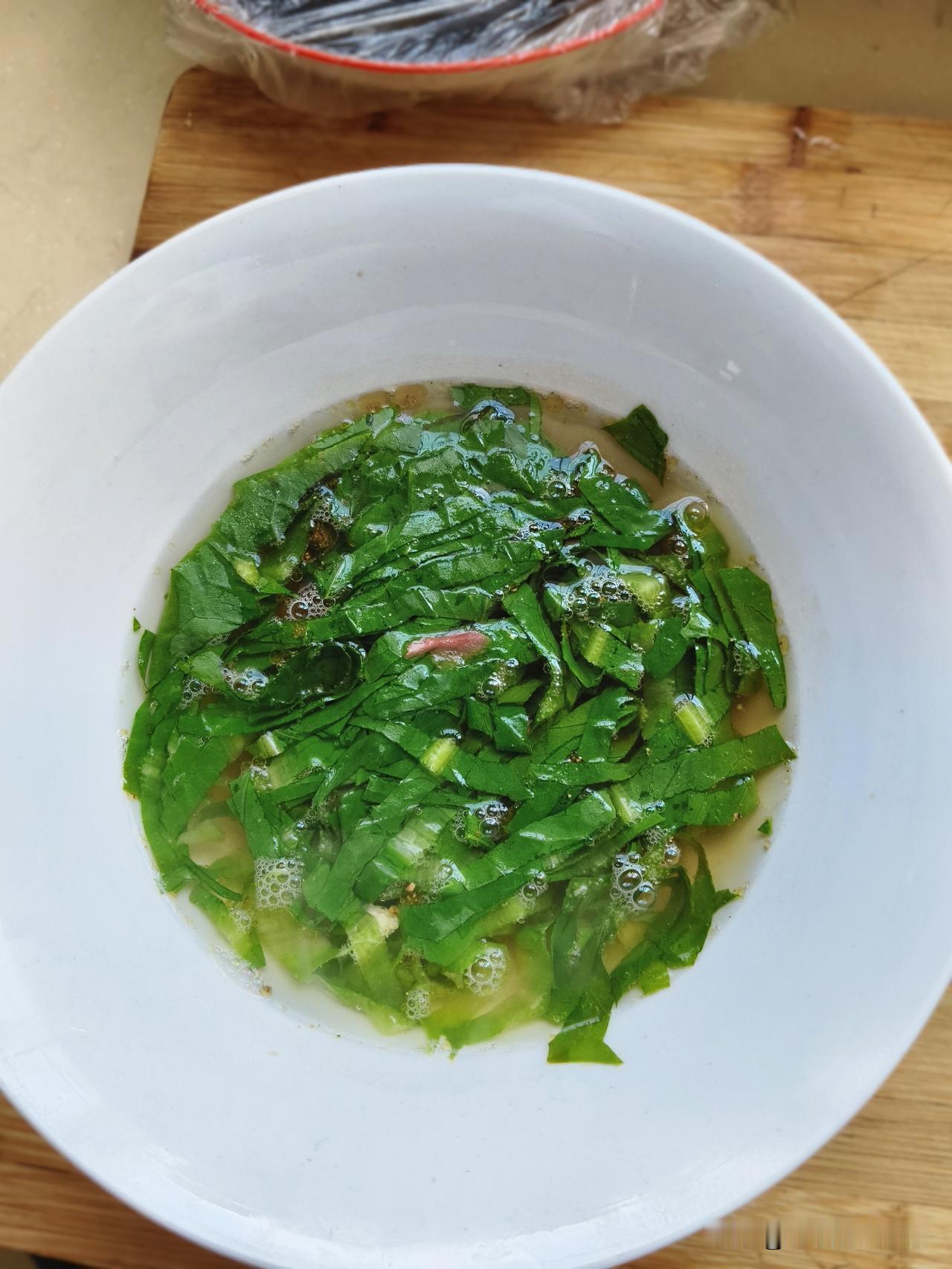 出院第二天，我开始自己做饭，早饭，午饭，还挺好吃。
其实也没有住院，只是在医院待