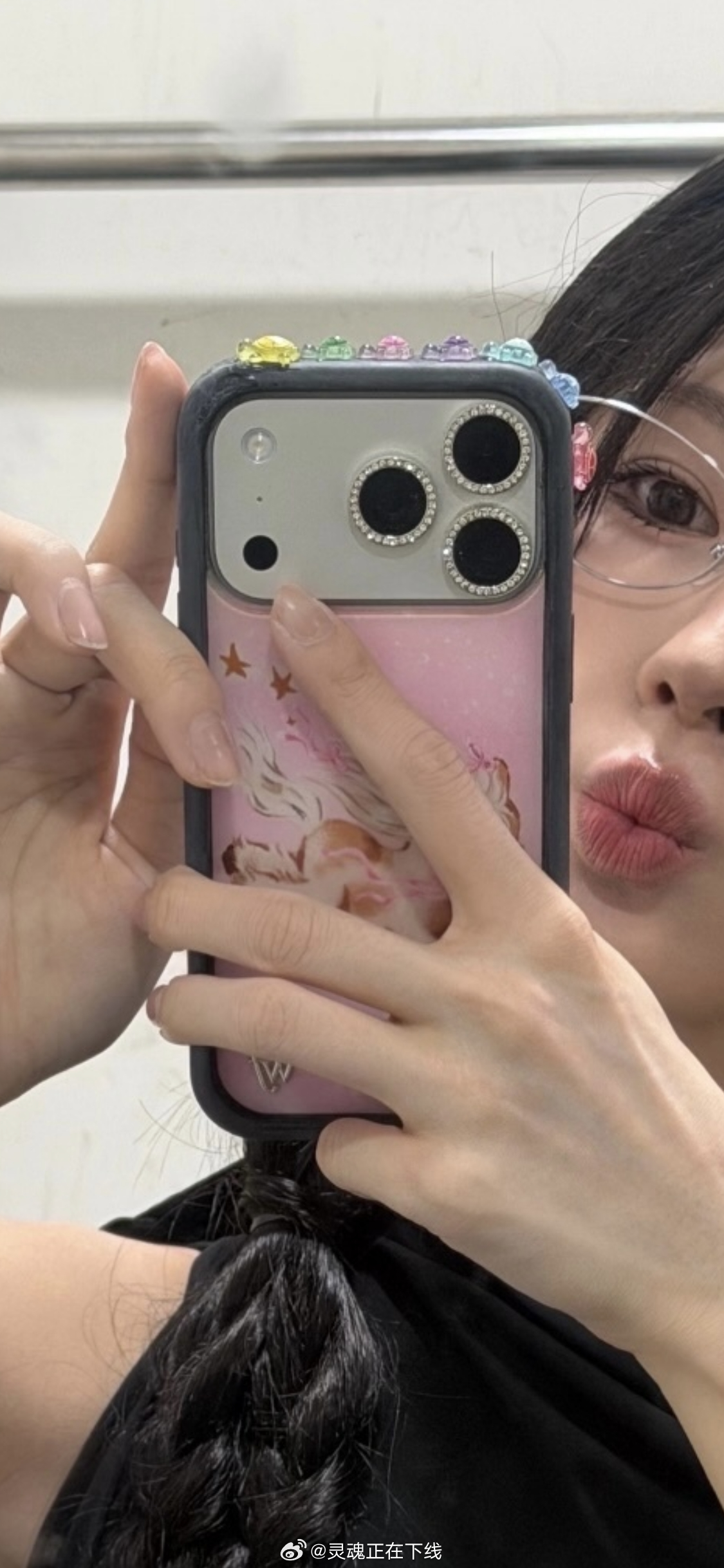富人新标识：iPhone戴wf手机壳！ 