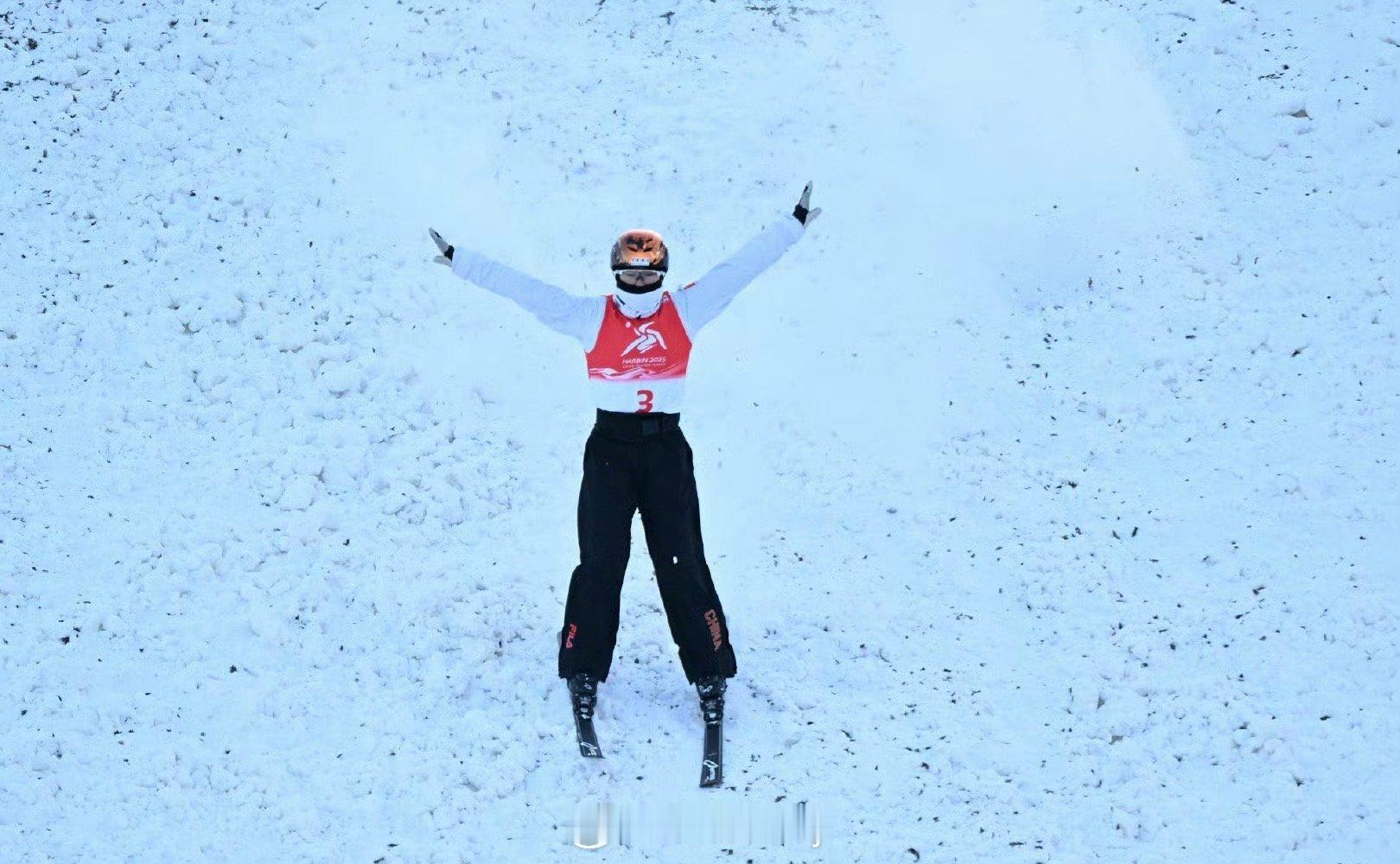 徐梦桃夺金 哈尔滨亚冬会自由式滑雪女子空中技巧决赛，时隔18年再次参加亚冬会的奥