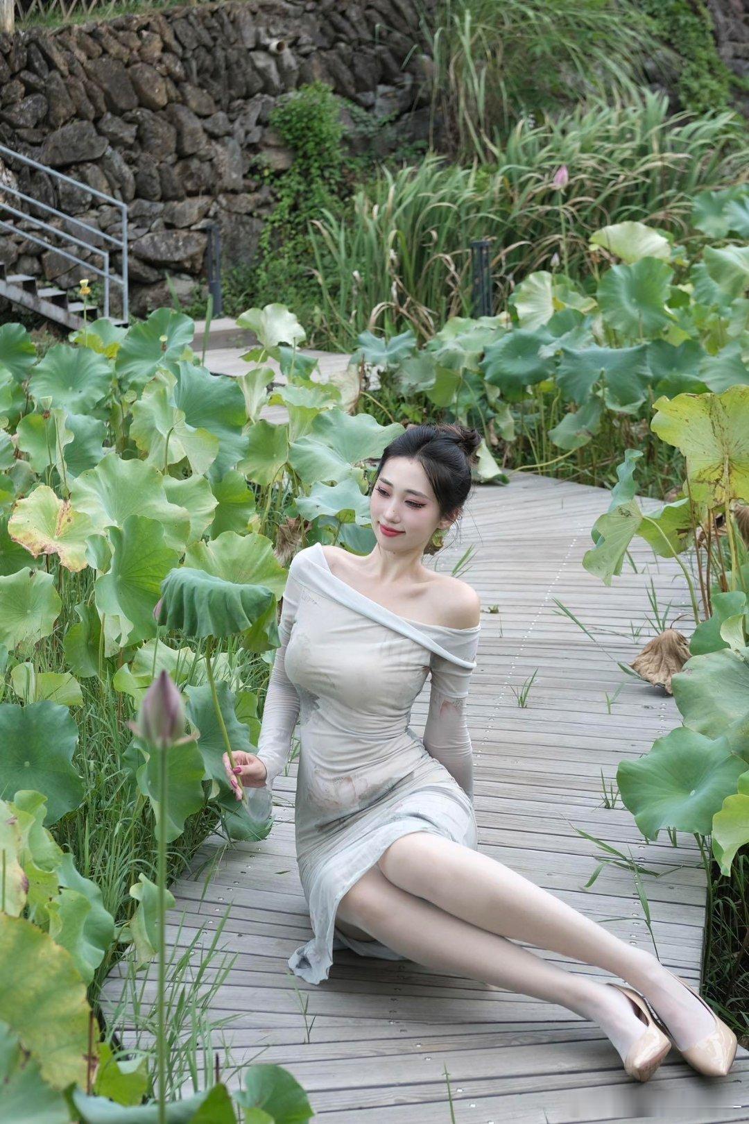 这眼神这背影，还不冲等什么呢 ​​​