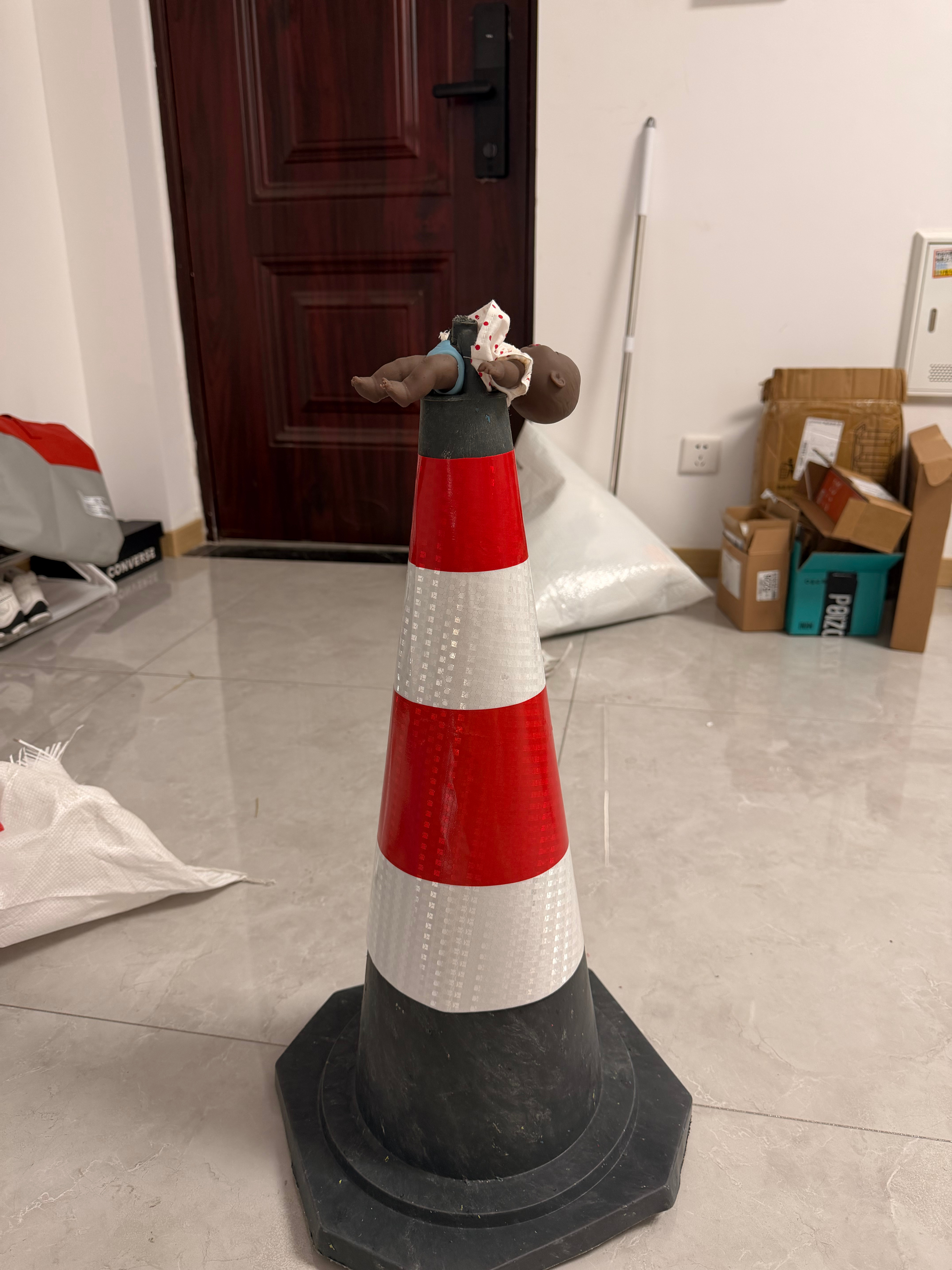 不知道我朋友给我买个路障啥意思 