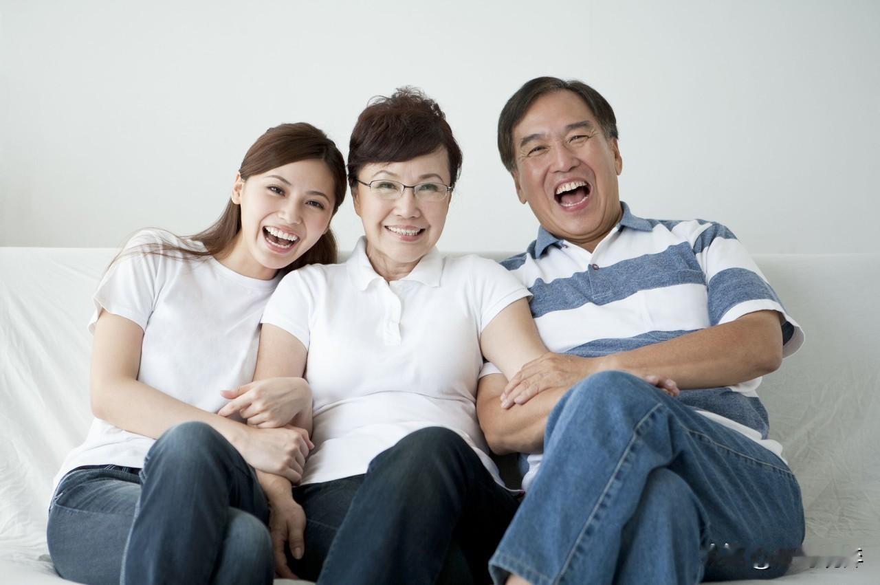 退休后与子女相处，核心是从“养育者”到“同行者”的角色重构，把握好边界与温度的平