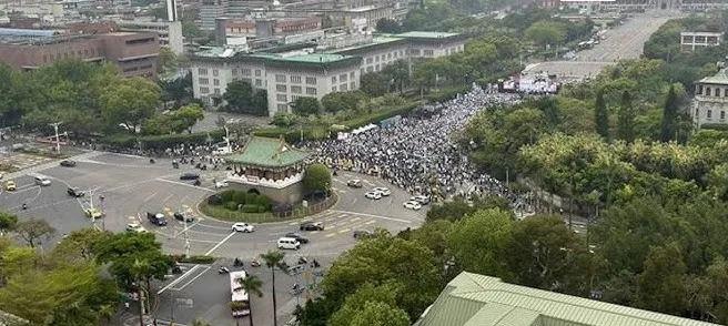 明天预计大约“2万人”上凯道或更多

凯道这场集会，时间点落在明天。地点就在台北