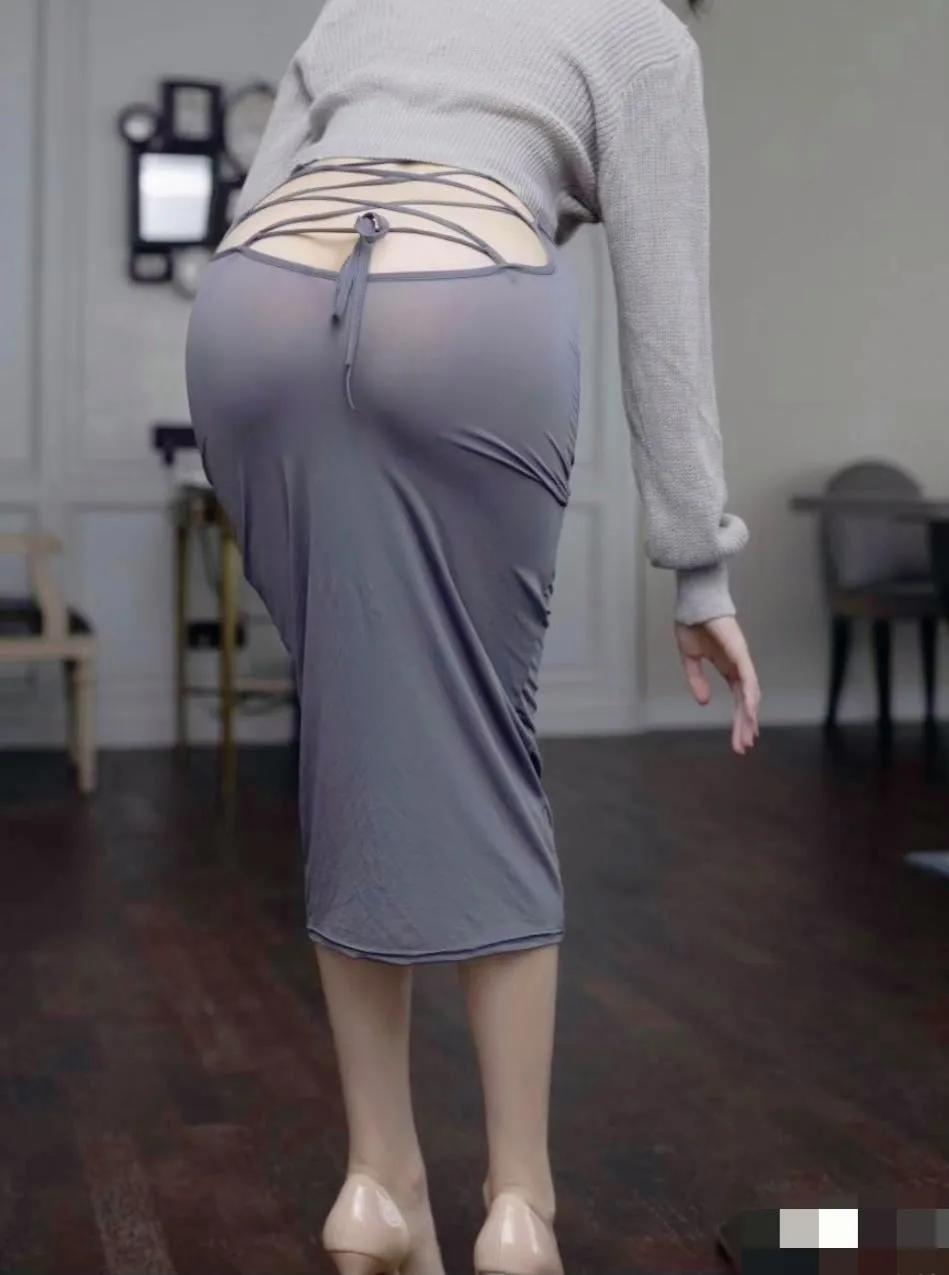 不知道你们发现没有，
现在路上很少碰到孕妇了。
以前写字楼里坐电梯，或者坐公交车