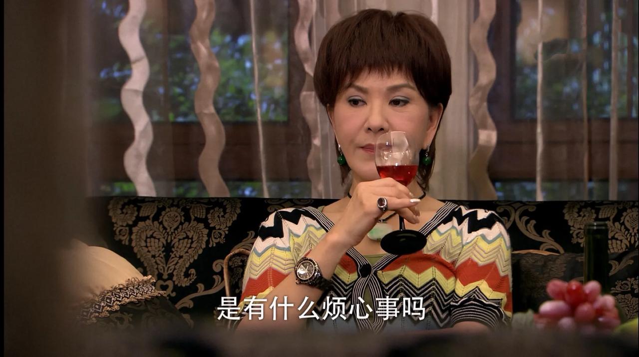 所以，有钱女人心情不好就喝红酒吗？
电视剧中的有钱女人，心情不好就喝红酒，现实中