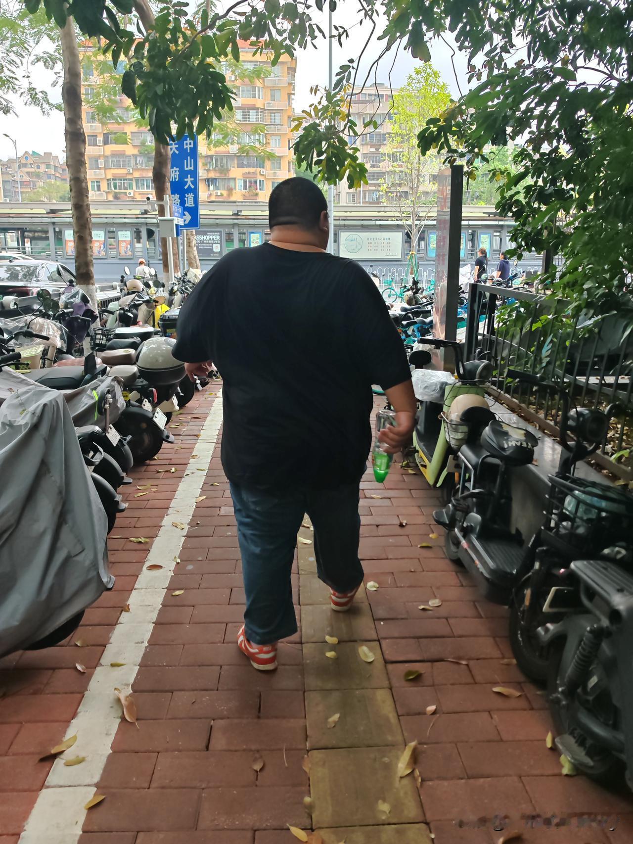 他们说拍照的人是岳云鹏？