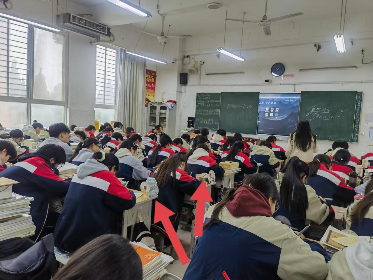 高中
孩子高考考不好（在普通高中考不上本科，在重点高中考不上一本），原因在于现在