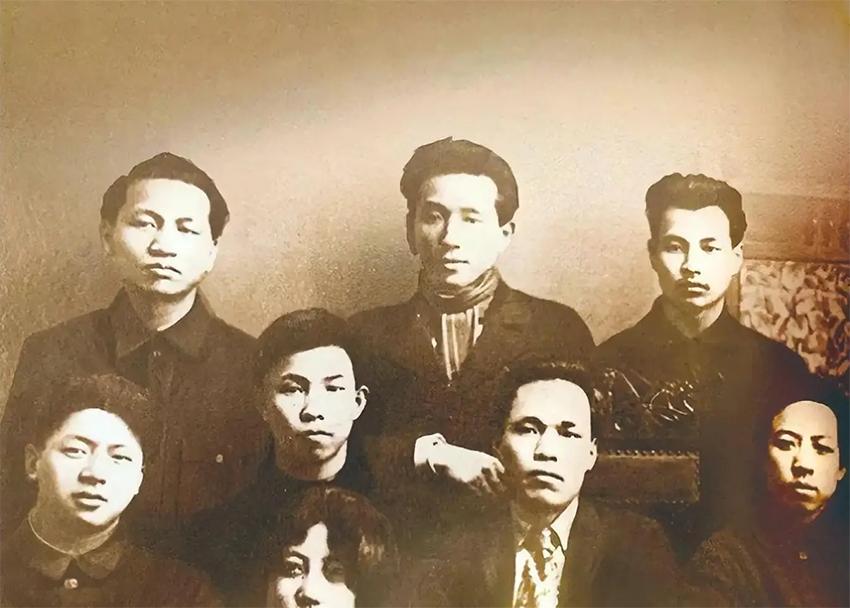 林觉民、陈延年、陈乔年、蔡和森、向警予...多么好的中华儿女啊！但他们却把年轻的