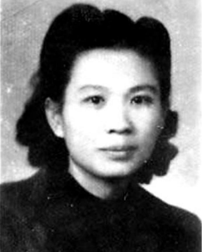 1940年4月，朱德带着军阀小姐杨汉秀来到延安，杨汉秀的叔叔川东军阀杨森得知这一