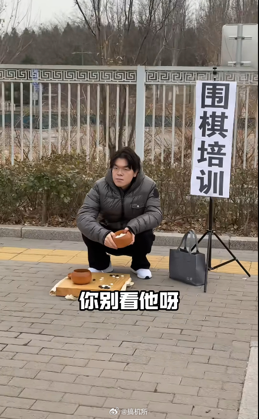 Faker回应马斯克上一个跟 AI 对打的教科书级人物已经疯魔了，时至今日我们仍