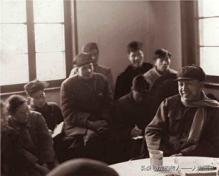 1960年2月，钱学森召集科大力学系火箭小组成员座谈