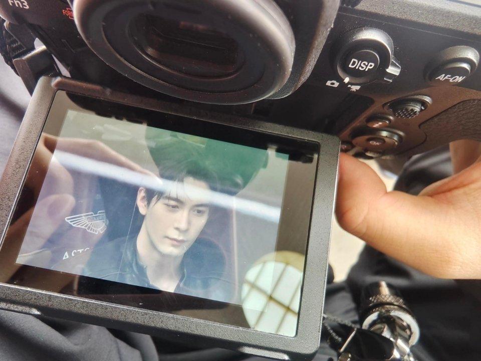 陈星旭去看F1中国大奖赛被网友拍到了生图超帅，这身私服也超酷😎 ​​​