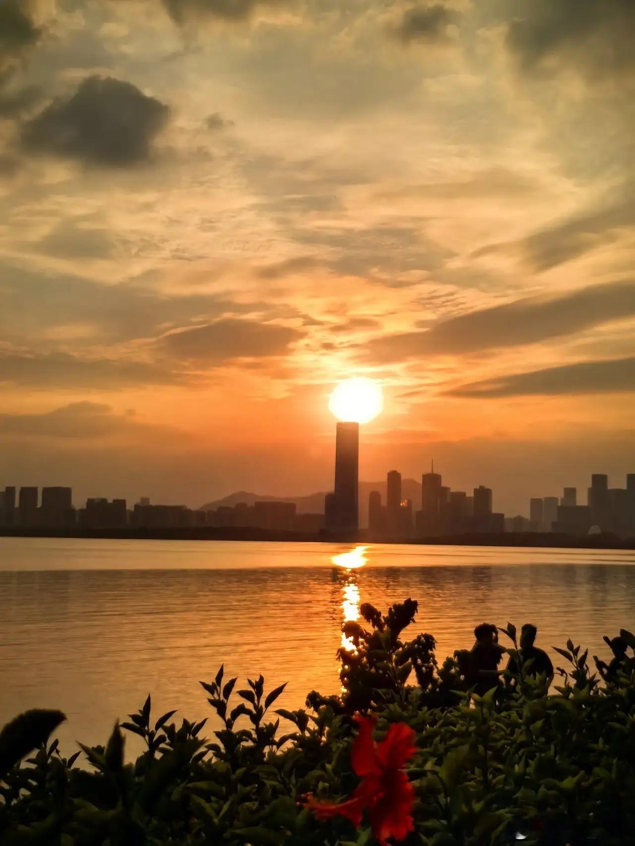 A股大反攻，可惜了，很多人又被吓跑！不出意外的话，本周将新高！1、韩国暂停KOS