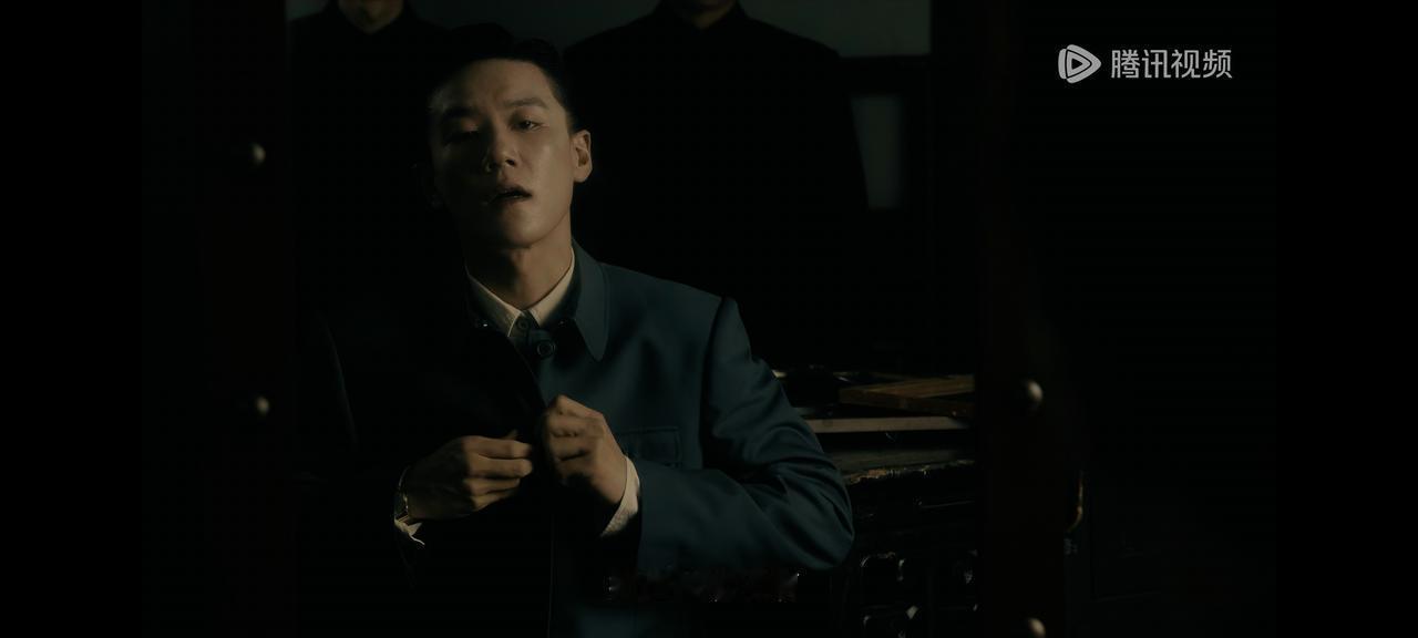 《足迹》曾老爷的大义
这老头儿从清朝开始就摸爬滚打，虽然迂腐保守，强娶筱燕红，保