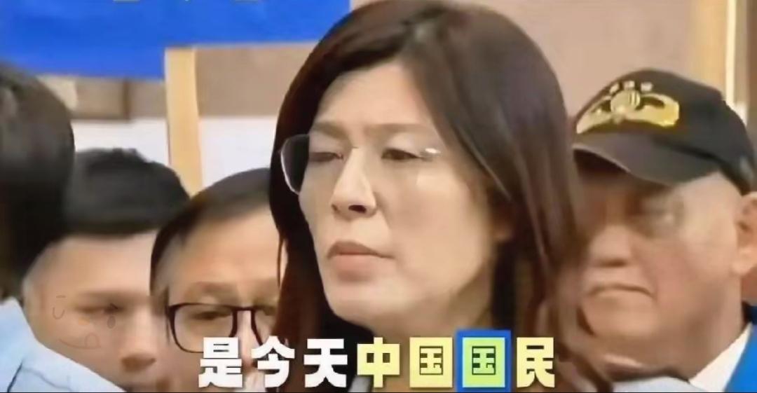 郑丽文大声喊出了
她背后的靠山是谁。
她说：有人问我，我的背后是谁，我的靠山是谁