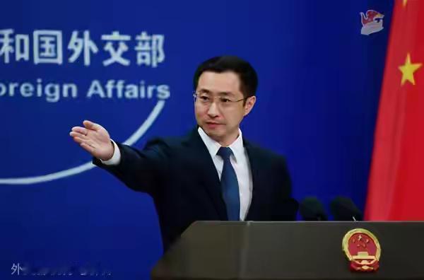 印尼接棒人权理事会主席，中国表态释放关键信号
 
联合国人权理事会主席的席位敲定