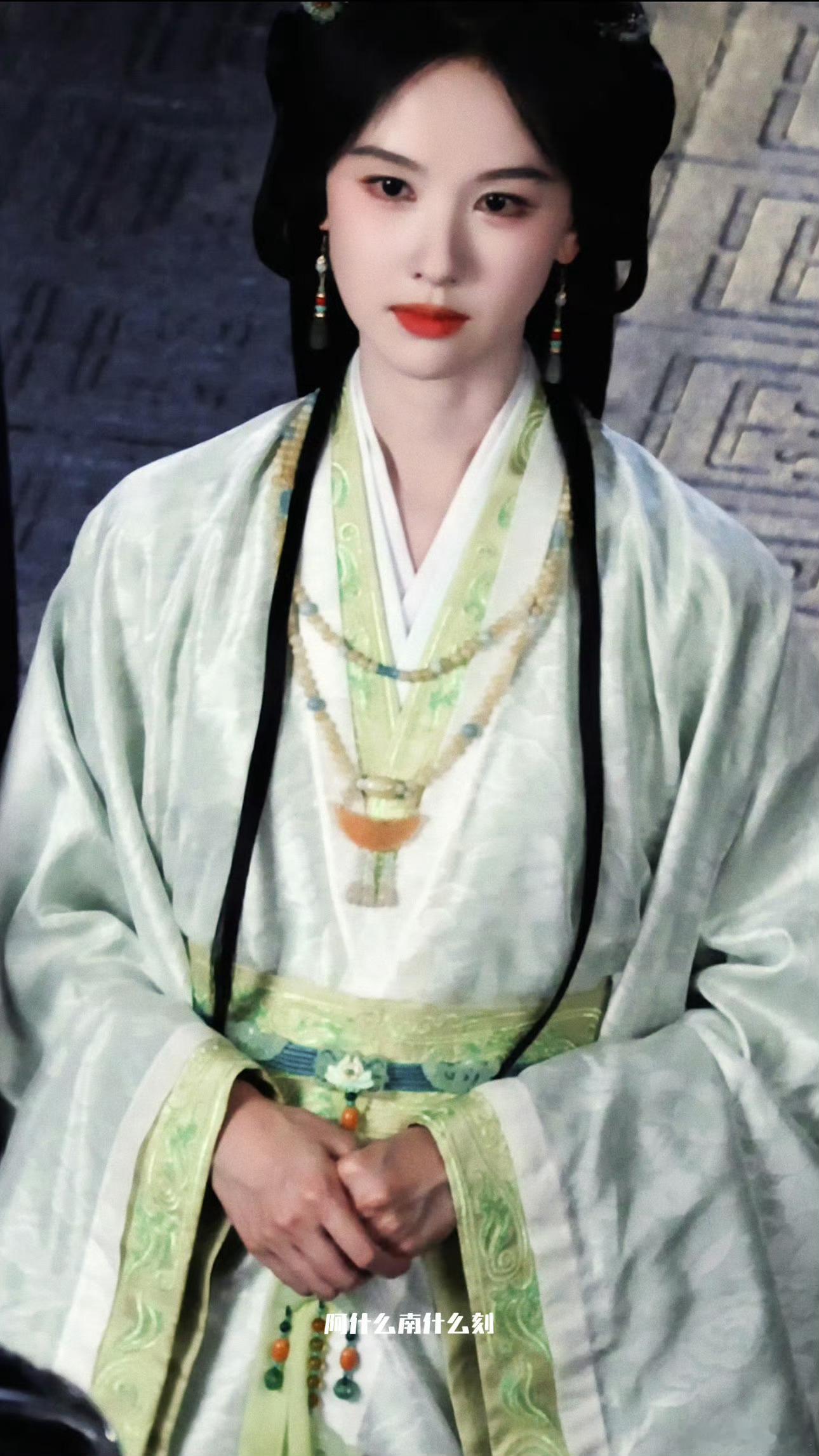 陈都灵翘楚青衣造型陈都灵青衣路透陈都灵青衣路透，好美，确实好看 ​​​