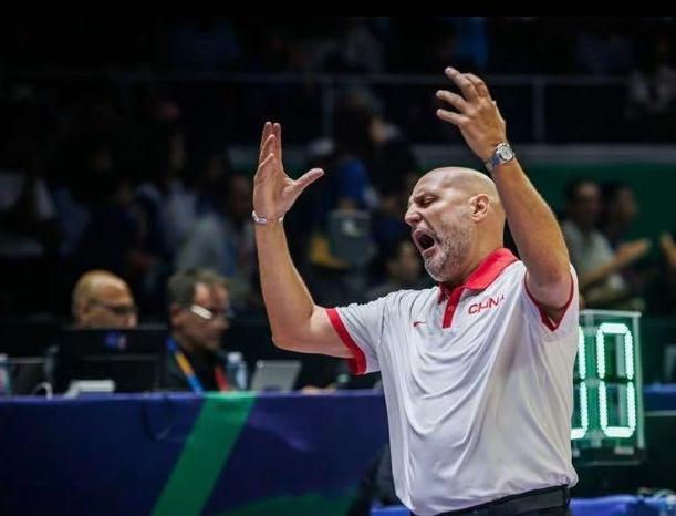 我不理解#中国男篮最后一攻选择##中国男篮不敌日本男篮##小卢篮球世界# ​​​