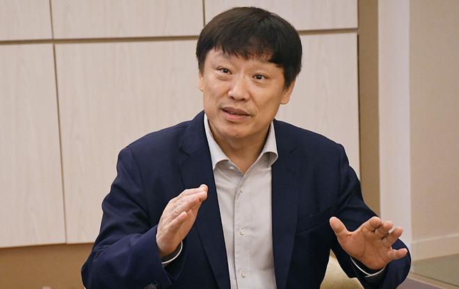 《全民关注胡炒股，到底原因是什么》：最近几天，网上一大热点，竟然是胡锡近炒股！甚