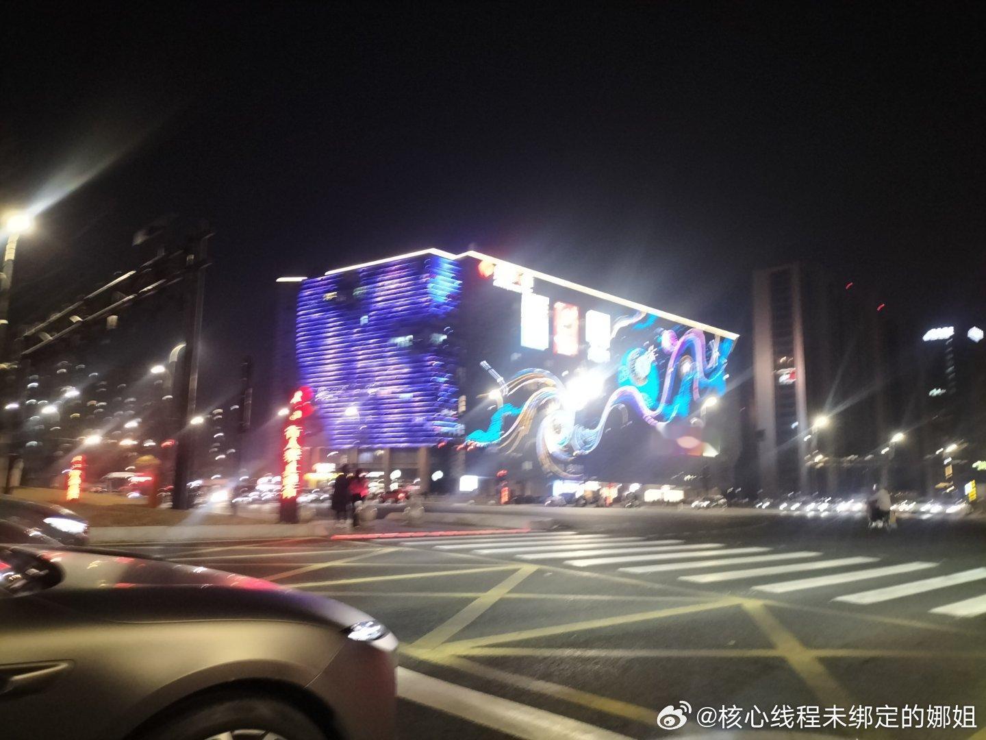 岳云鹏回应演唱会取消男模伴舞导演组抗下所有风头被小岳岳拿走l小岳岳越来越身材管理