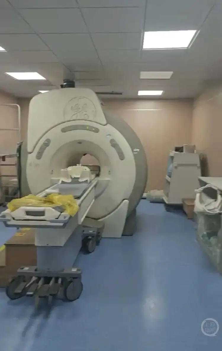“太过荒唐！”湖北武汉，一男子脖子疼，深夜12点到医院做核磁共振检查，2名医生交